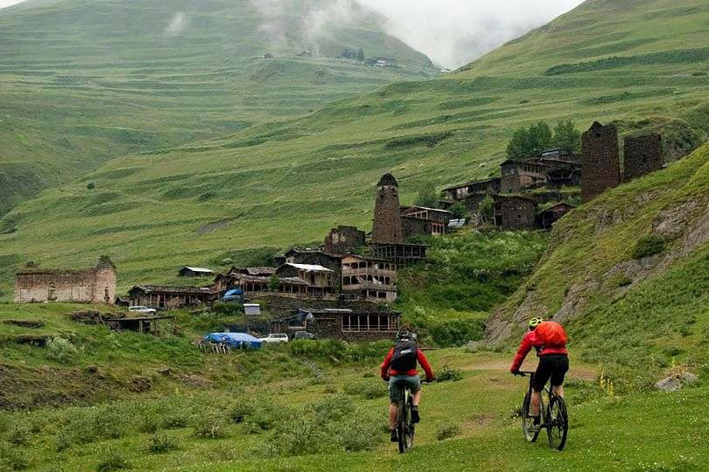 Bakuriani Bike Park / https://www.alliancease.com/wp-content/uploads/Cycling-in-the-Caucasus.jpg