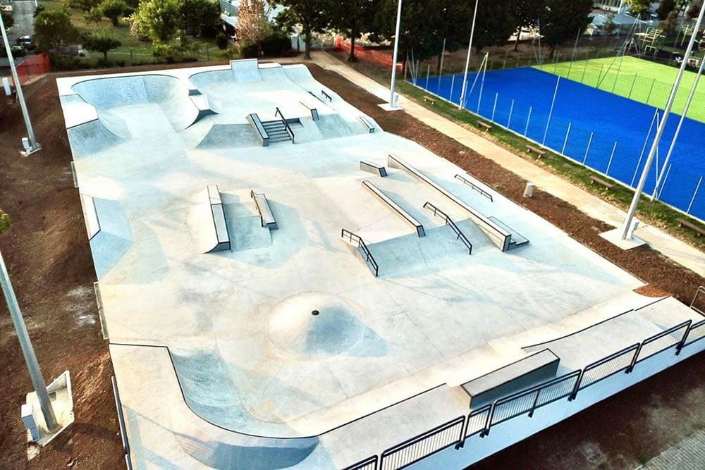 Concrete skatepark Lignano / https://www.alliancease.com/wp-content/uploads/Lignano_1.jpg