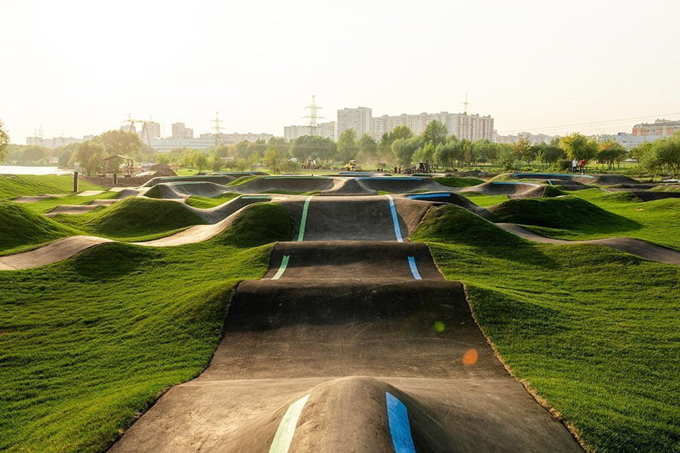 Pump track Maryno, Moscow / https://www.alliancease.com/wp-content/uploads/RUS_Maryino_3.jpg